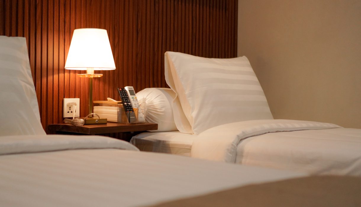 perbedaan hotel dan villa jogja